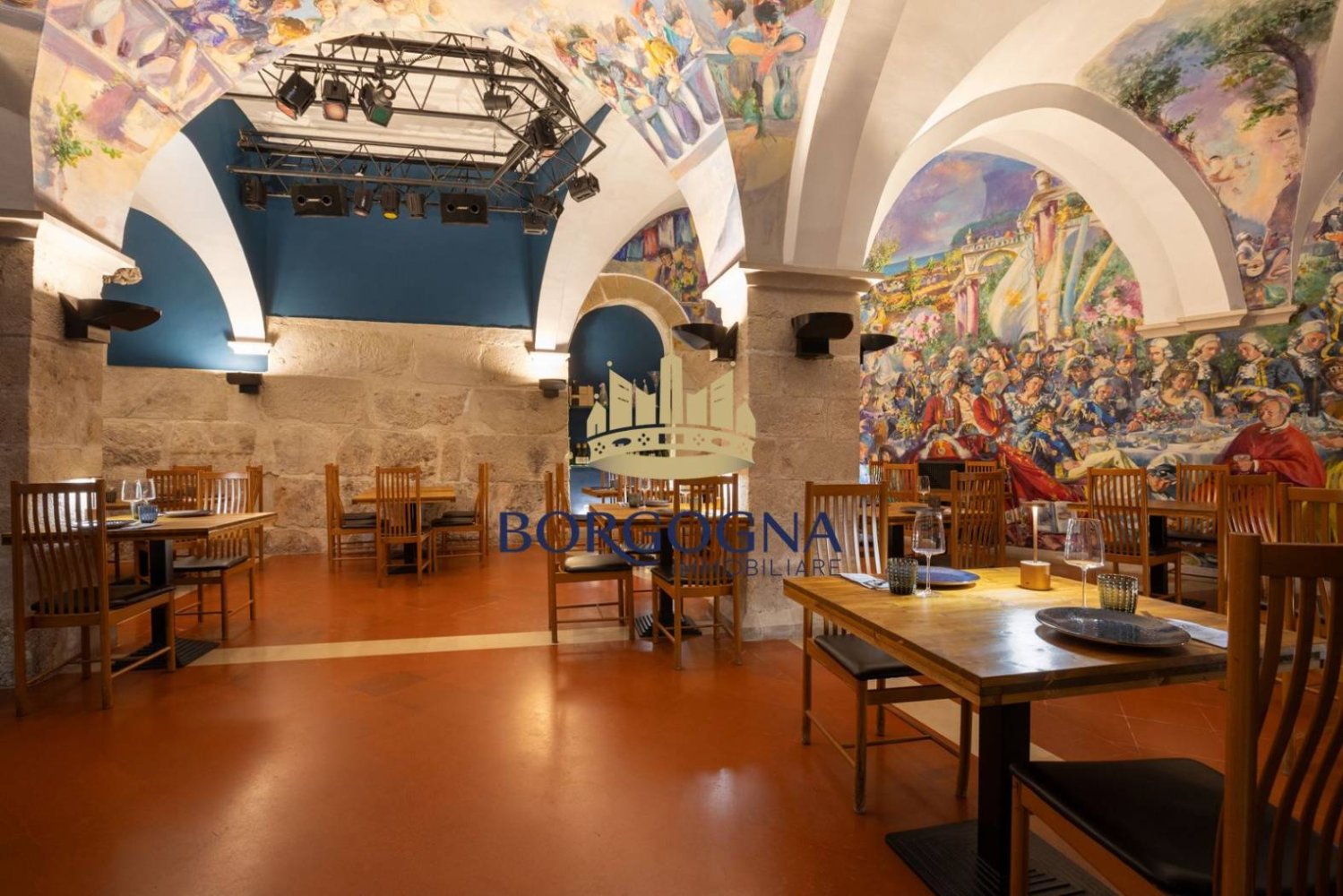 Propiedad comercial de 4 habitaciónes en Gaeta, Italy No. 163832