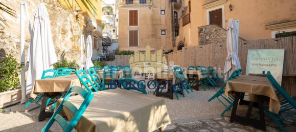 Propiedad comercial de 4 habitaciónes en Gaeta, Italy No. 163832 16