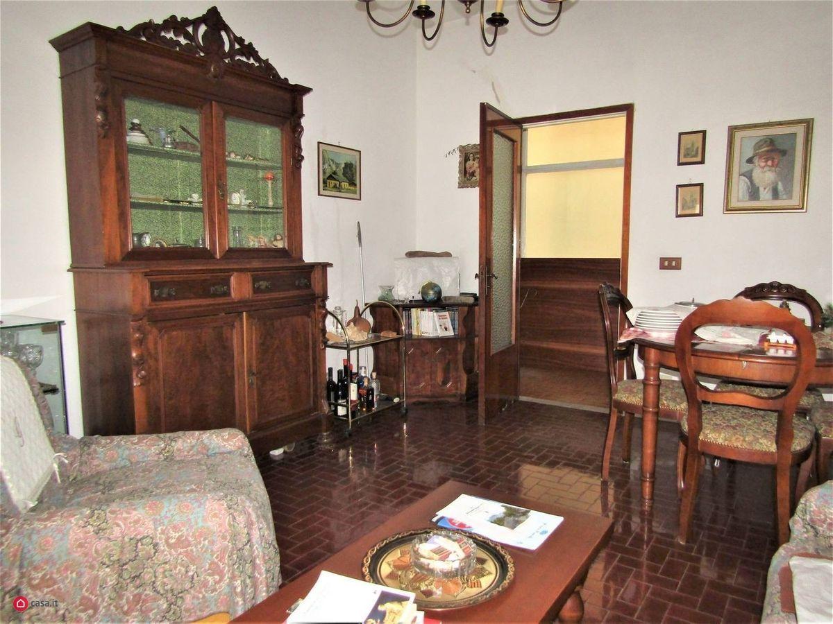 7 rooms Apartment in Carrara, Italy No. 237410