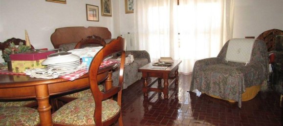 7 rooms Apartment in Carrara, Italy No. 237410 6