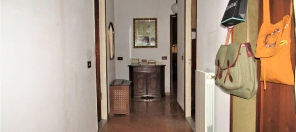7 rooms Apartment in Carrara, Italy No. 237410 8