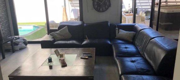 4 bedrooms Villa in Agios Athanasios, Cyprus No. 20729 6