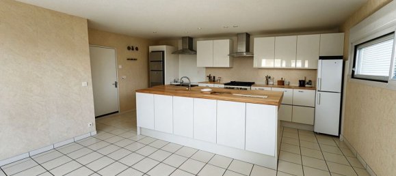 2 bedrooms Apartment in Saint-Herblain, France No. 95571 2