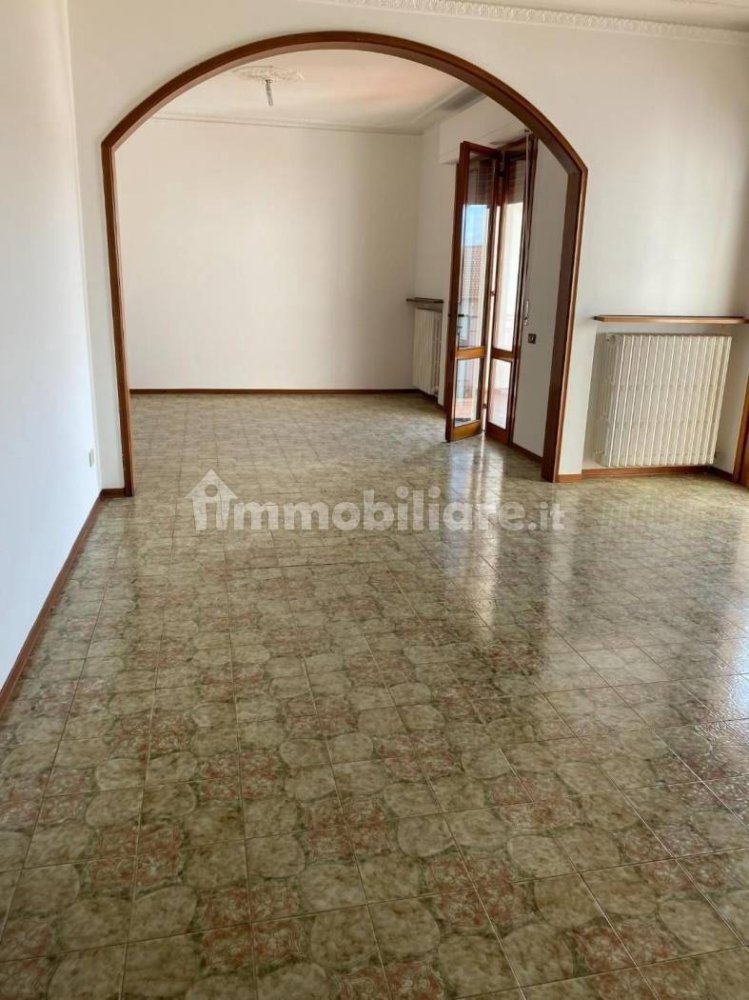 Пентхаус с 2 спальнями в Винчи, Италия № 121057