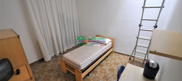 4-salle Appartement à Ragusa, Italy No. 102128 9