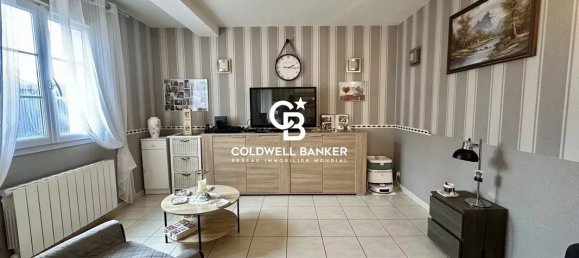 2 bedrooms House in Nazelles-Negron, France No. 283435 4