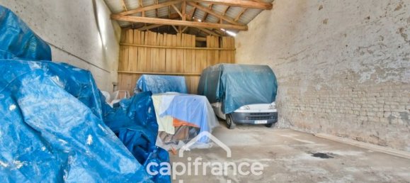 592m² Warehouse in Nuaille-d'Aunis, France No. 337138 9