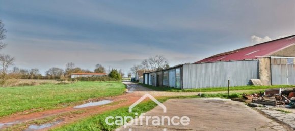 592m² Warehouse in Nuaille-d'Aunis, France No. 337138 20