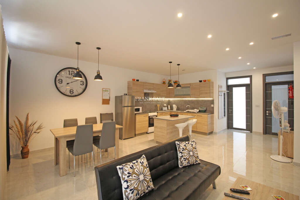 2 bedrooms Apartment in Xghajra, Malta No. 8061