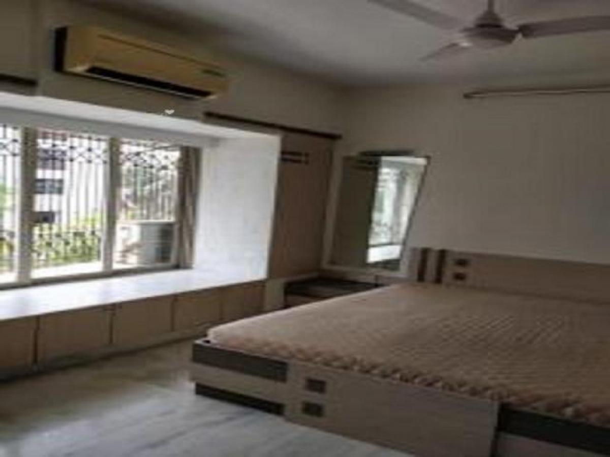 3 bedrooms House in Mumbai, India No. 10692