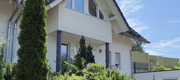 7 rooms Townhouse in Breisgau-Hochschwarzwald, Germany No. 101984 3