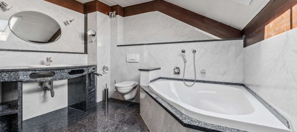 Дом с 6 комнатами в Ойскирхен, Германия № 323904 3