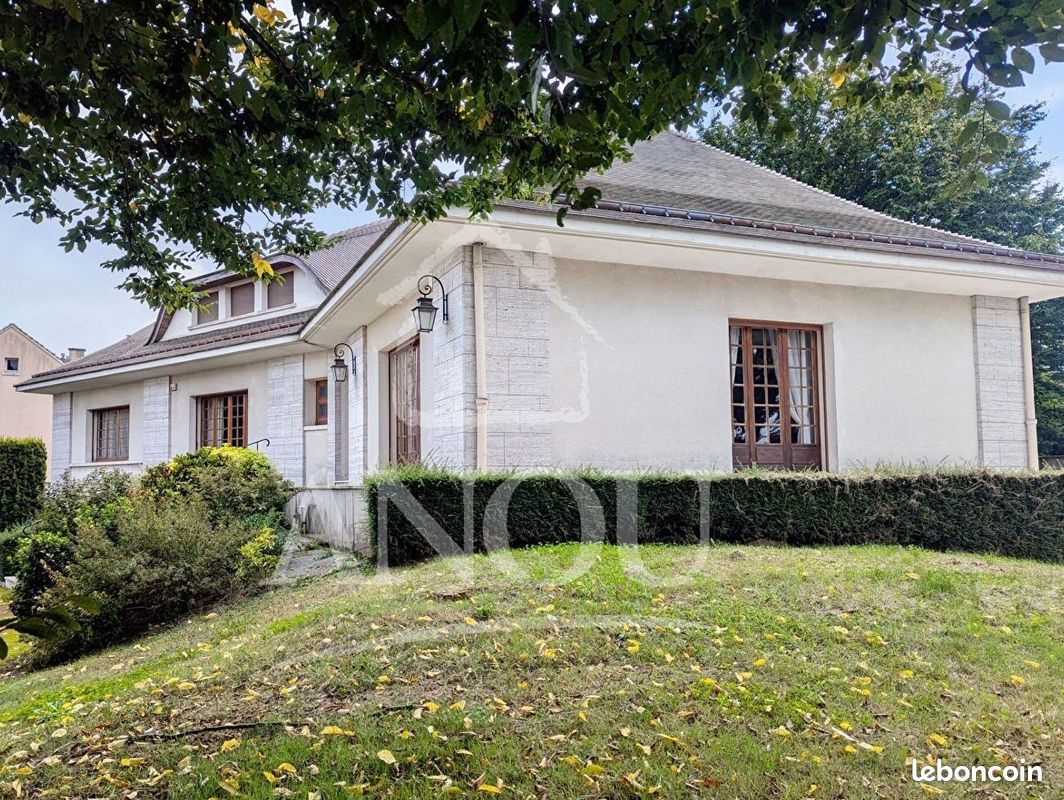 3 chambres Maison à Illiers-Combray, France No. 64491