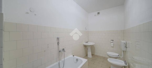 3 bedrooms Apartment in Turin, Italy No. 350563 19