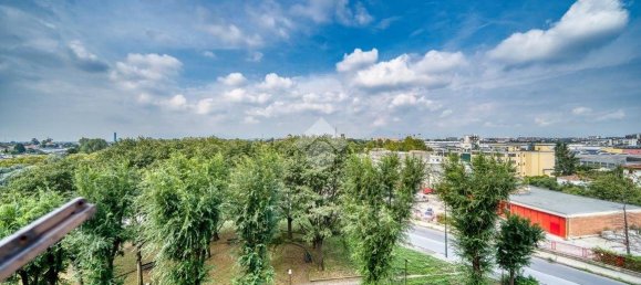 3 bedrooms Apartment in Turin, Italy No. 350563 6