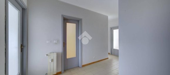 3 bedrooms Apartment in Turin, Italy No. 350563 7