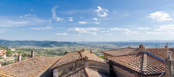 3 bedrooms House in Cortona, Italy No. 52736 9