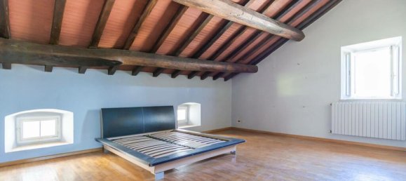 3 bedrooms House in Cortona, Italy No. 52736 12