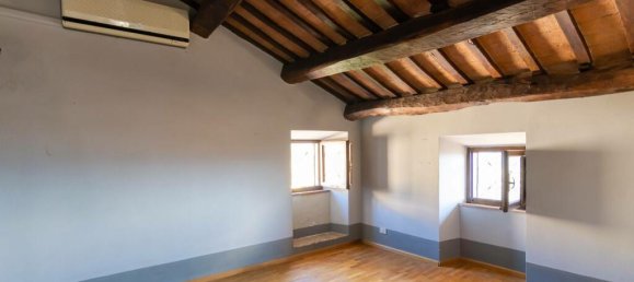 3 bedrooms House in Cortona, Italy No. 52736 31