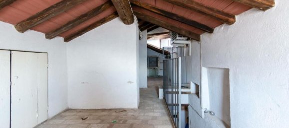 3 bedrooms House in Cortona, Italy No. 52736 35