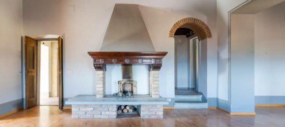 3 bedrooms House in Cortona, Italy No. 52736 2