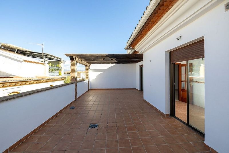 2 bedrooms Penthouse in Granada, Spain No. 225004