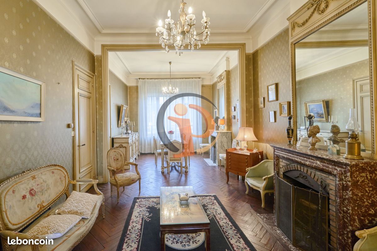 Casa de 4 dormitorios en Tourcoing, France No. 92371