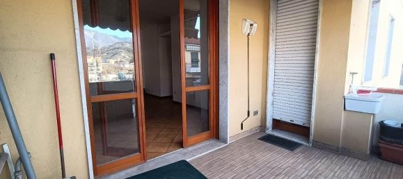 Apartamento de 4 habitaciónes en Carrara, Italy No. 38323 2