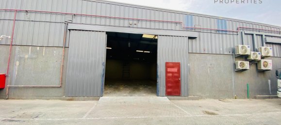 406m² Warehouse in Dubai, UAE No. 54767 4
