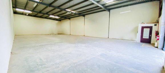 406m² Warehouse in Dubai, UAE No. 54767 2