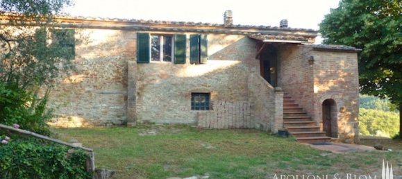 3 bedrooms House in Asciano, Italy No. 233400 14