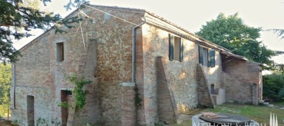 3 bedrooms House in Asciano, Italy No. 233400 9