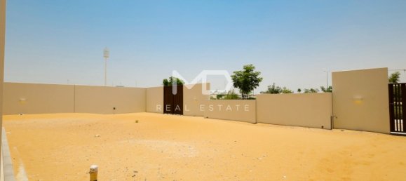 4 bedrooms Villa in Abu Dhabi, UAE No. 47600 53