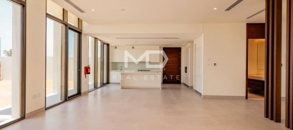 4 bedrooms Villa in Abu Dhabi, UAE No. 47600 4