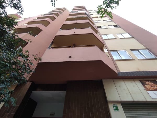 Apartamento de 3 dormitorios en Figueres, Spain No. 203627