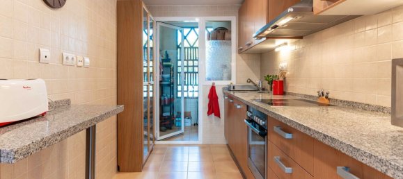 2 bedrooms Penthouse in Malaga, Spain No. 181024 6