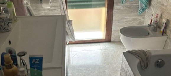 3 bedrooms Apartment in Reggio Emilia, Italy No. 325242 5