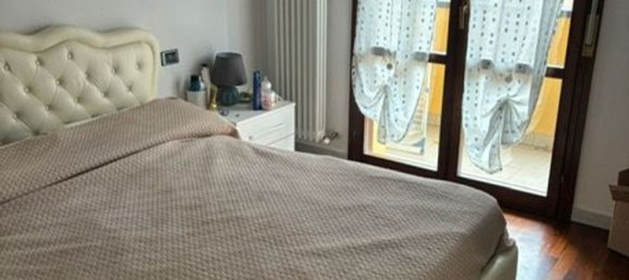 3 bedrooms Apartment in Reggio Emilia, Italy No. 325242 2