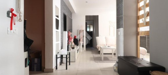 3 rooms Apartment in Trieste, Italy No. 291881 2