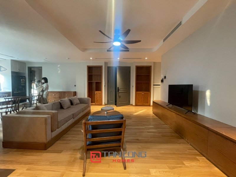 Casa de 3 dormitorios en Tay Ho, Vietnam No. 1563