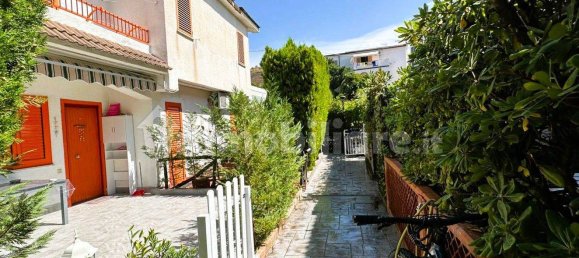 Apartamento de 3 dormitorios en Sangineto, Italy No. 339335 38