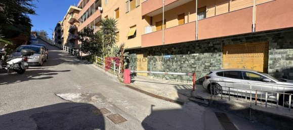 3-salle Appartement à Genoa, Italy No. 37361 27