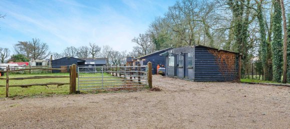 5 Schlafzimmer Haus in Horley, United Kingdom, Nr. 1059 2