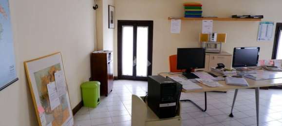 3-salle Bureau à Palazzolo sull'Oglio, Italy No. 172169 16