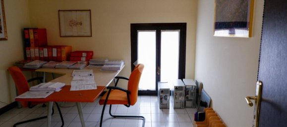 3-salle Bureau à Palazzolo sull'Oglio, Italy No. 172169 13