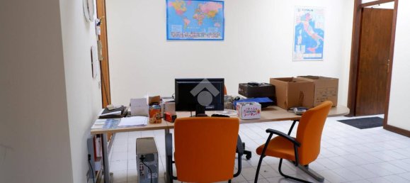 3-salle Bureau à Palazzolo sull'Oglio, Italy No. 172169 5