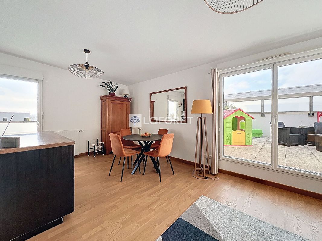 3 bedrooms Apartment in Saint-Cyr-l'Ecole, France No. 163590