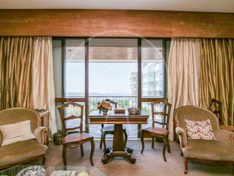 4 bedrooms Apartment in Lisbon, Portugal No. 131044