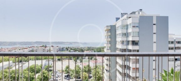 4 bedrooms Apartment in Lisbon, Portugal No. 131044 2