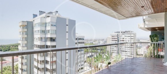 4 bedrooms Apartment in Lisbon, Portugal No. 131044 3